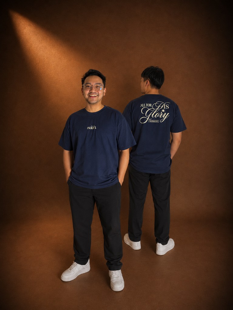 Navy Selah tee with "All for His glory", 1 Corinthians 10:31 printed on the back